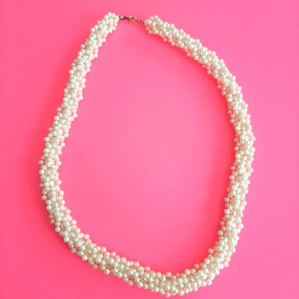 Classy Cluster Pearl Necklace